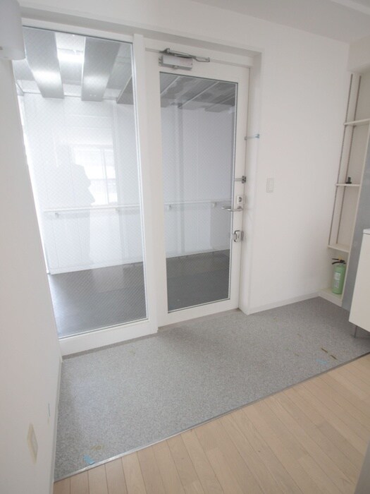 物件内観写真19　(玄関)