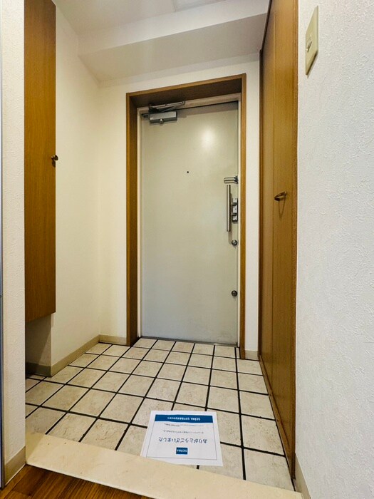 物件内観写真17　(玄関)