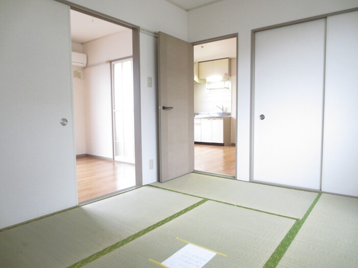 物件内観写真9　(居室)