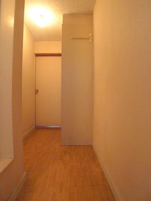 物件内観写真5　(廊下)