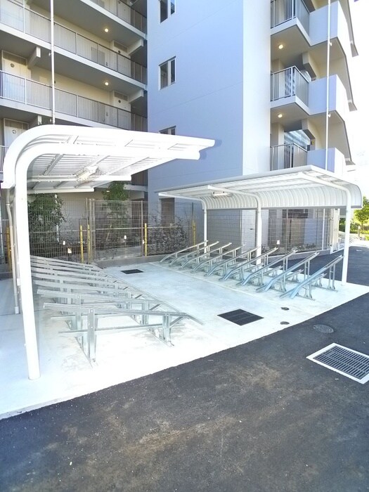 物件外観写真5　(駐輪場)