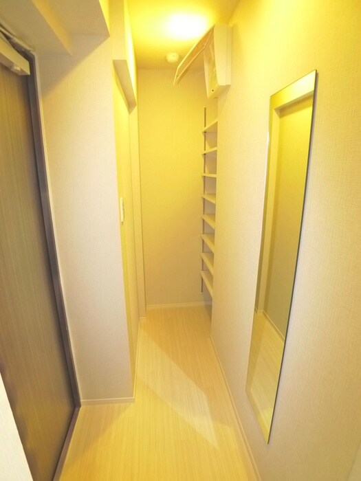 物件内観写真14　(玄関)