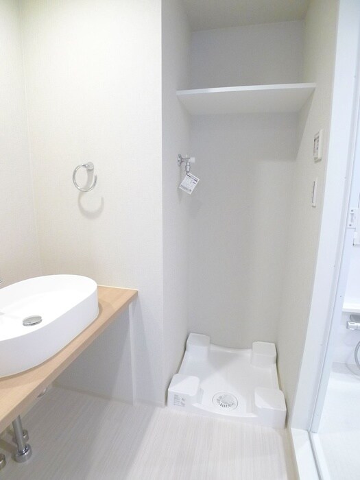 物件内観写真15　(洗濯機置場)