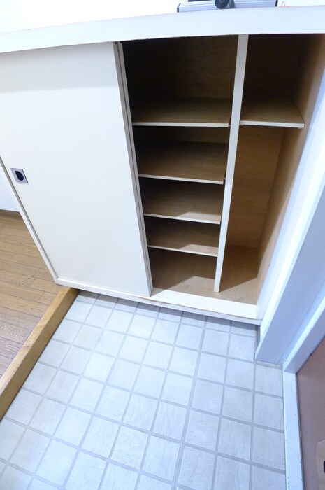 物件内観写真7　(靴箱)