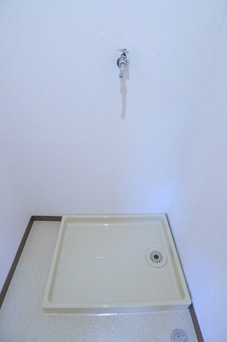 物件内観写真10　(洗濯機置場)