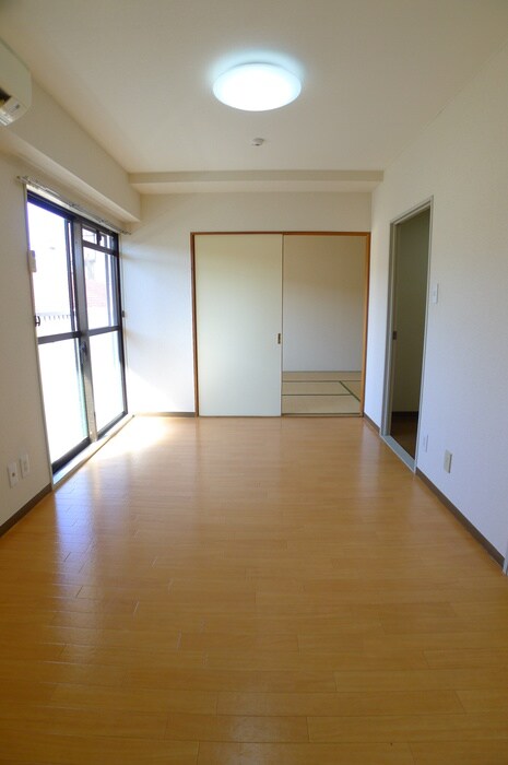 物件内観写真15　(居室)