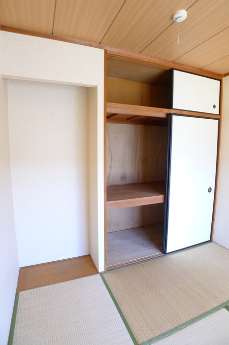 物件内観写真16　(収納)