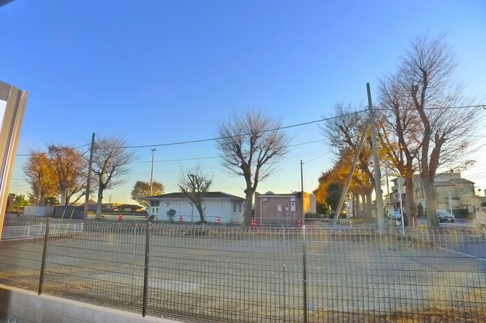 物件内観写真22　(室内からの展望)