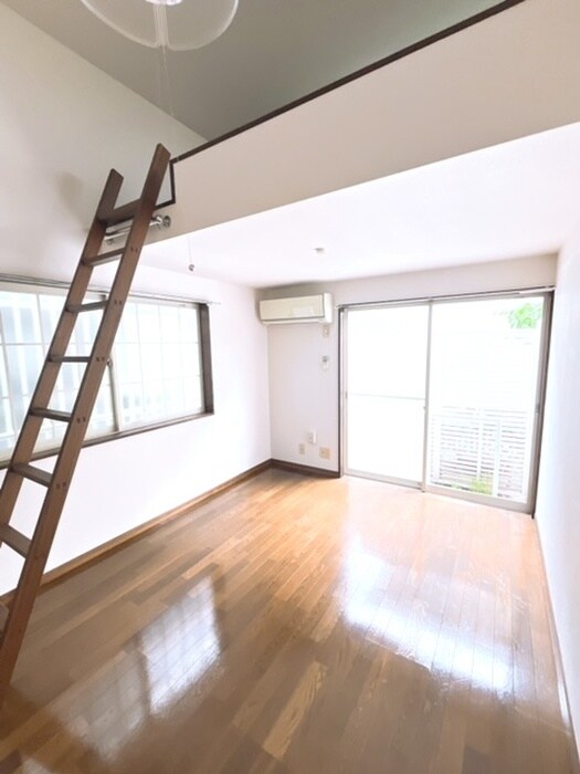 物件内観写真9　(居室)