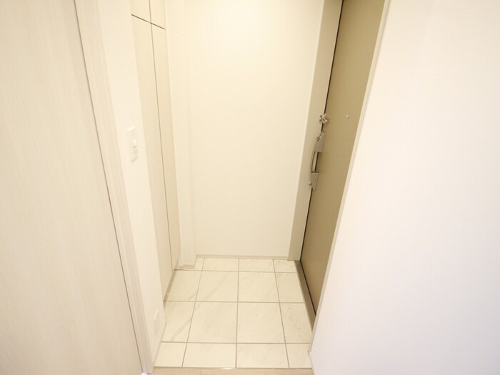 物件内観写真7　(玄関)