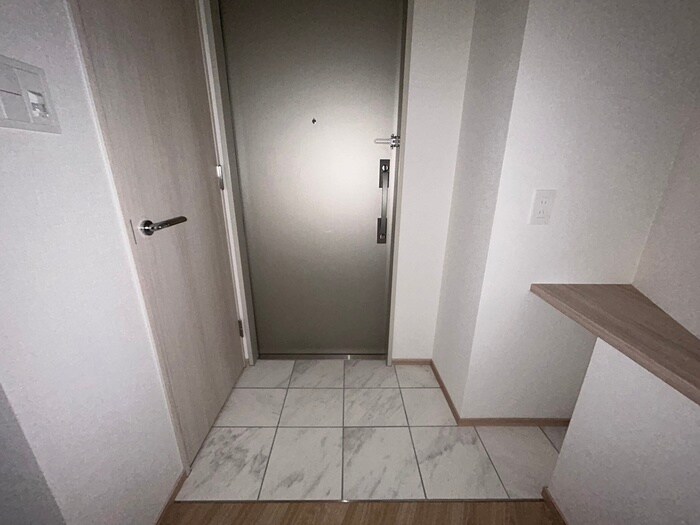 物件内観写真7　(玄関)
