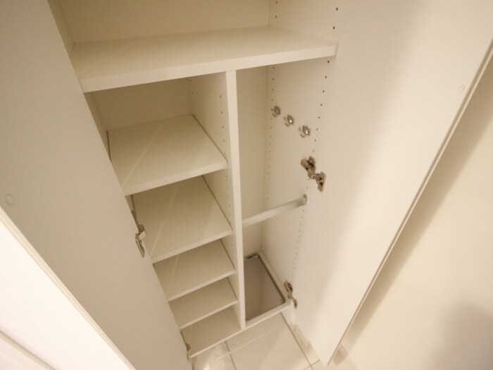 物件内観写真8　(靴箱)