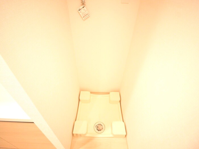 物件内観写真15　(洗濯機置場)