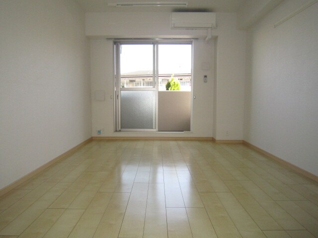 物件内観写真4　(居室)