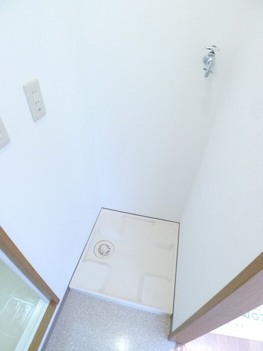 物件内観写真11　(洗濯機置場)