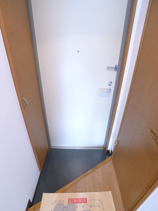 物件内観写真18　(玄関)