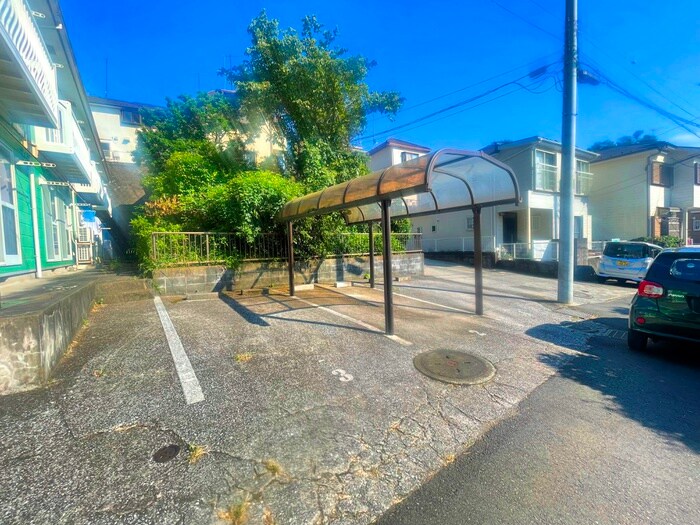 物件外観写真4　(駐車場)