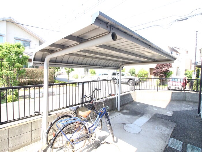 物件外観写真4　(駐輪場)