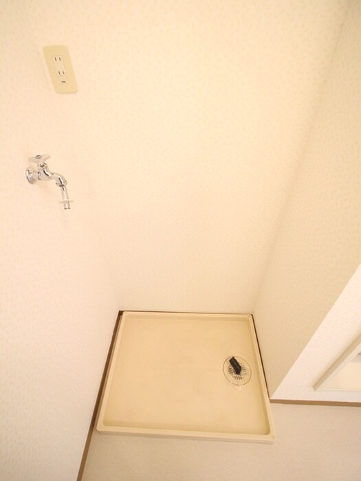 物件内観写真15　(洗濯機置場)