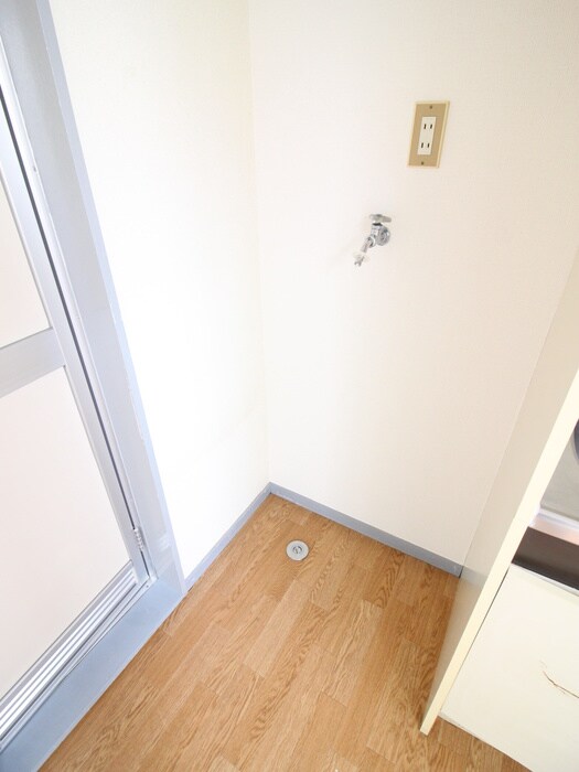 物件内観写真9　(洗濯機置場)