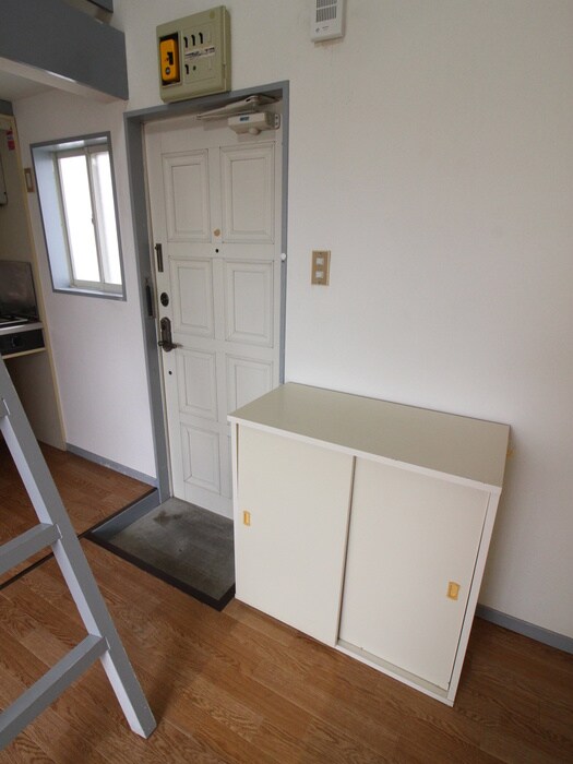 物件内観写真17　(玄関)