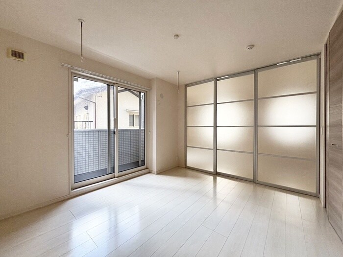 物件内観写真7　(室内からの展望)