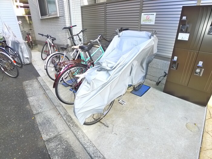 物件外観写真5　(駐輪場)