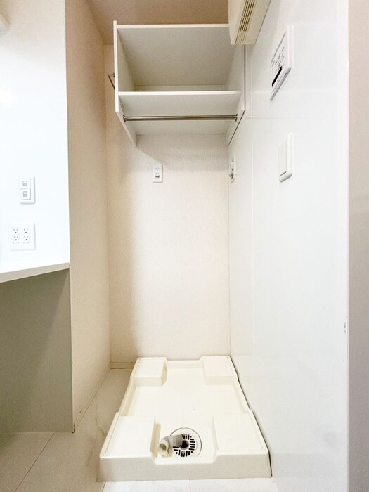 物件内観写真12　(洗濯機置場)