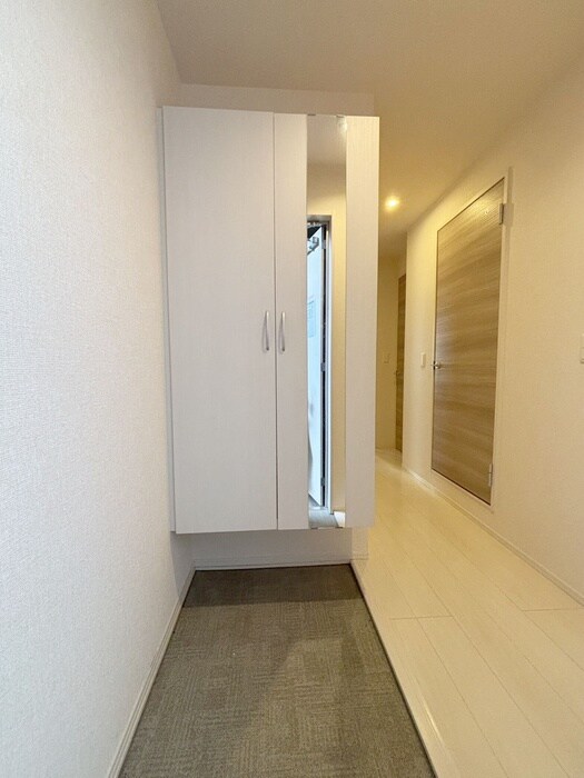物件内観写真21　(玄関)