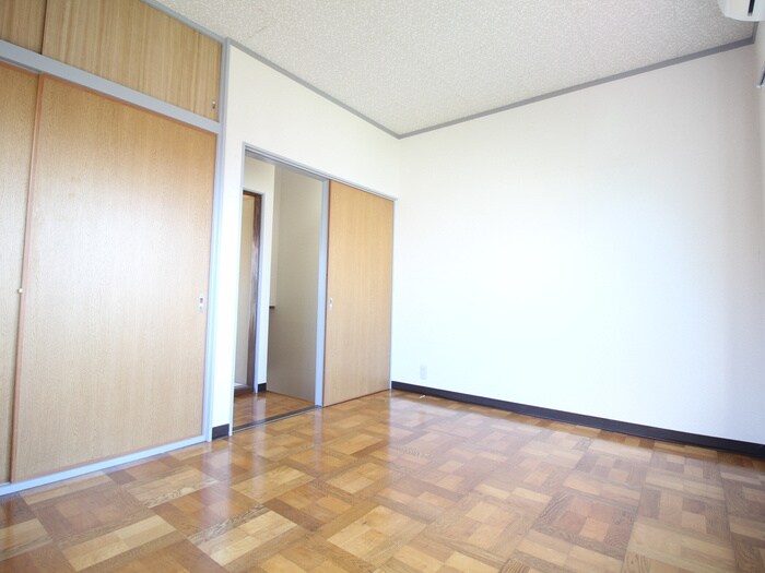 物件内観写真10　(居室)