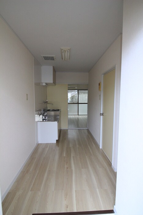 物件内観写真18　(廊下)