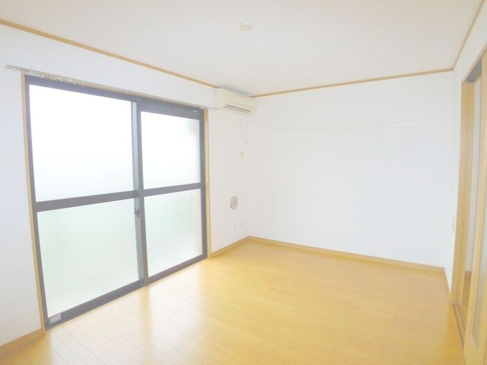 物件内観写真6　(居室)