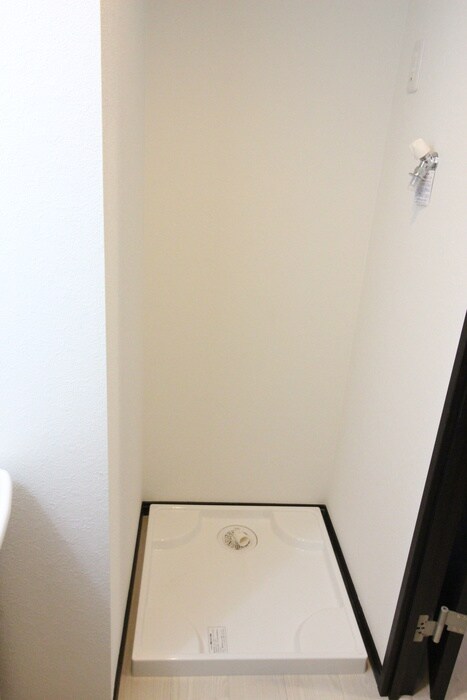 物件内観写真12　(洗濯機置場)