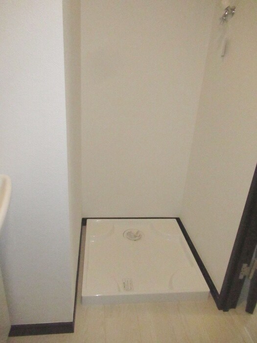 物件内観写真13　(洗濯機置場)