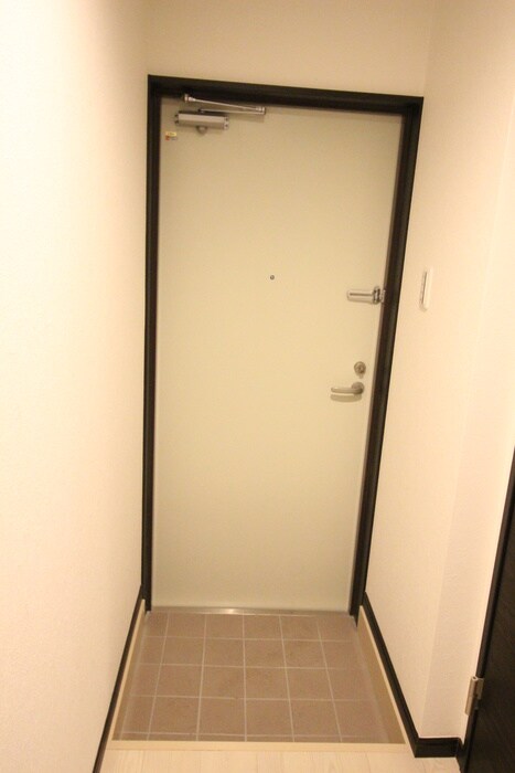 物件内観写真14　(玄関)