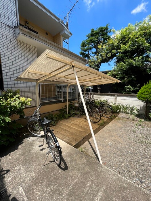 物件外観写真4　(駐輪場)