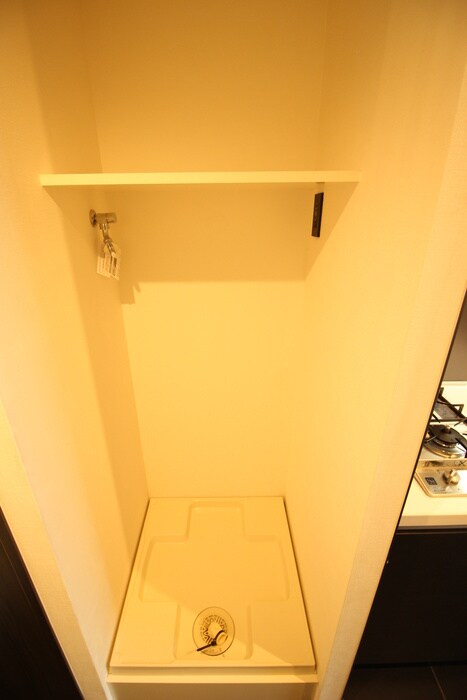 物件内観写真12　(洗濯機置場)