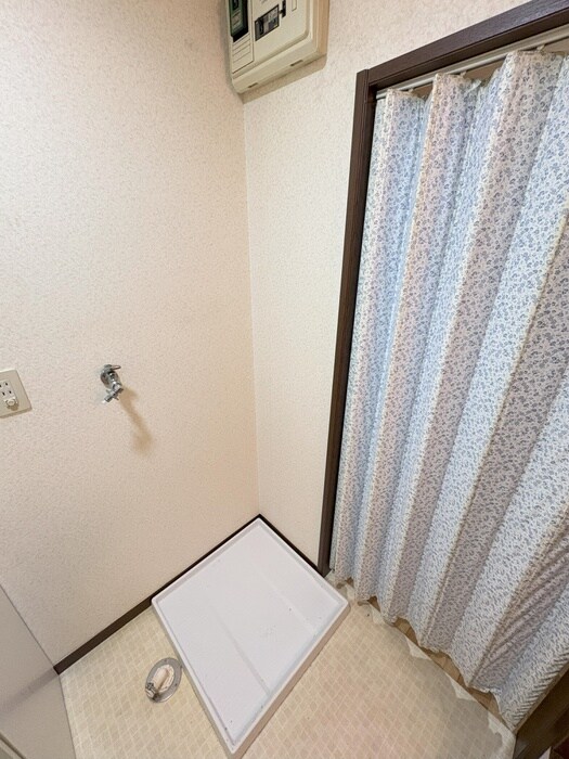 物件内観写真15　(洗濯機置場)