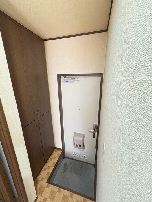 物件内観写真16　(玄関)