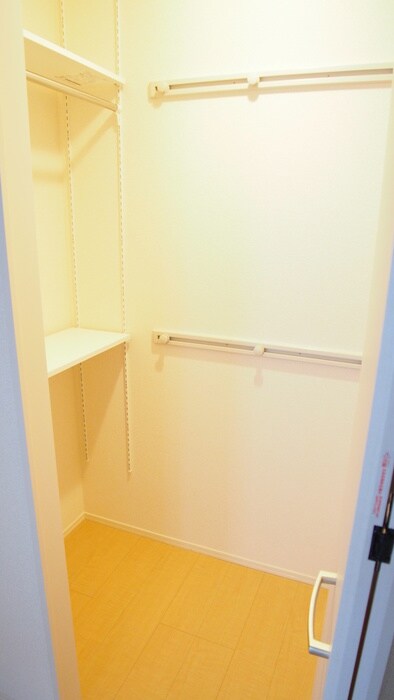 物件内観写真13　(収納)