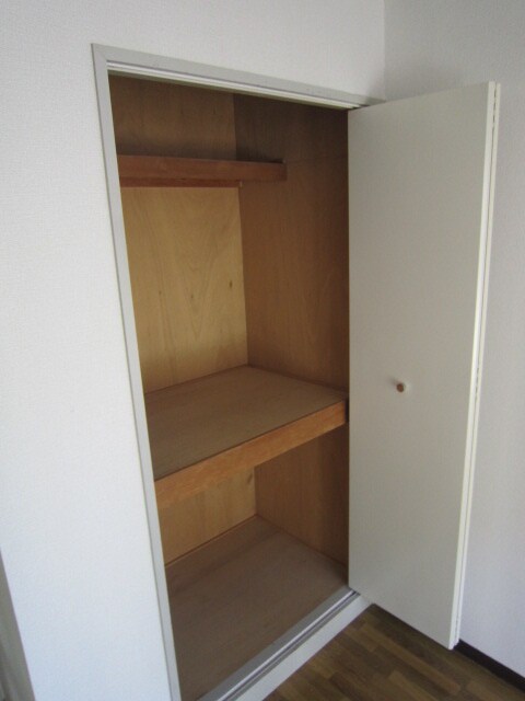 物件内観写真12　(収納)