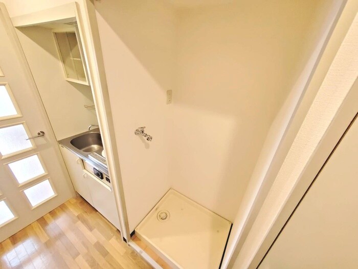 物件内観写真13　(洗濯機置場)