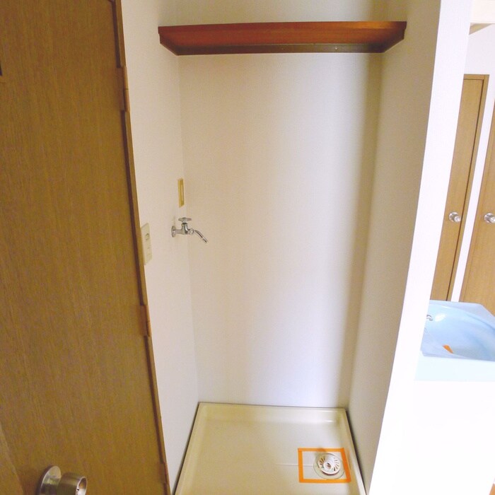 物件内観写真13　(洗濯機置場)