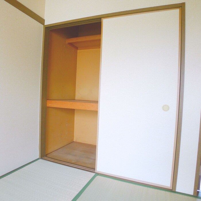 物件内観写真16　(収納)