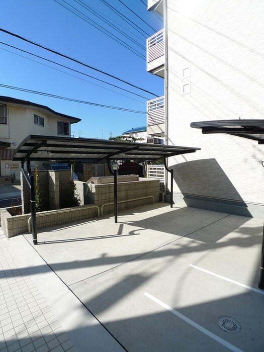 物件外観写真3　(駐輪場)