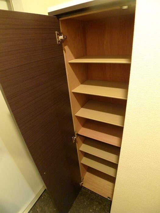 物件内観写真15　(靴箱)