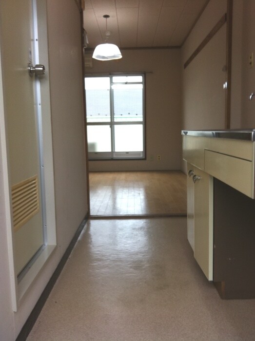 物件内観写真6　(玄関)