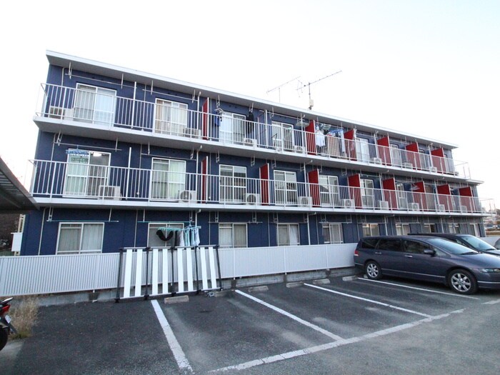 物件外観写真4　(駐車場)