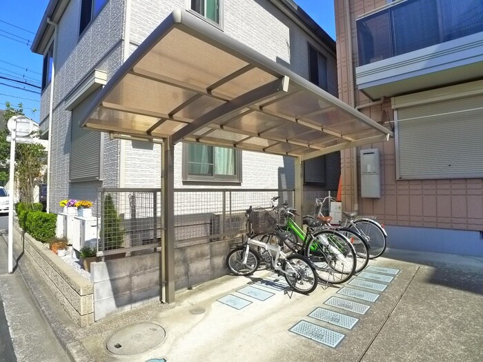 物件外観写真3　(駐輪場)