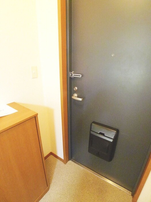 物件内観写真16　(玄関)